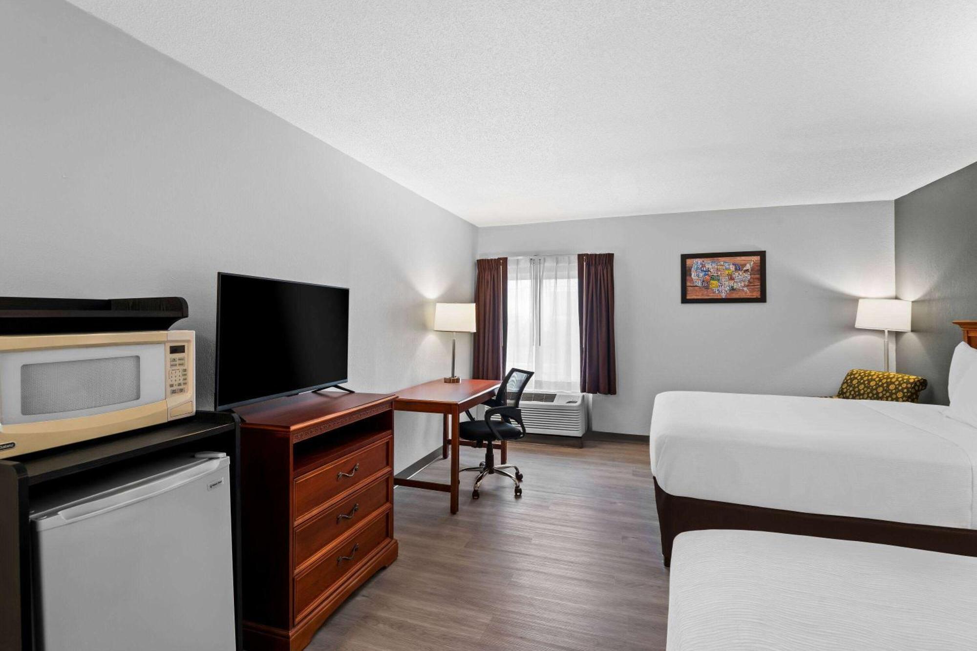 Baymont By Wyndham Lebanon In Villa Екстериор снимка